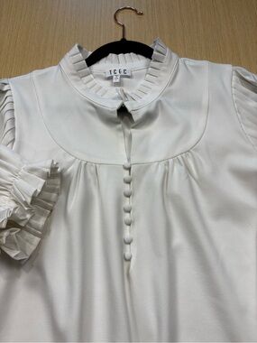TCEC Selena White Ruffle Neck Button Front Blouse Sz L NWOT